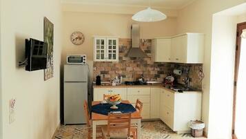 Frigorifero, macchina per caffè espresso, macchina per tè/caffè