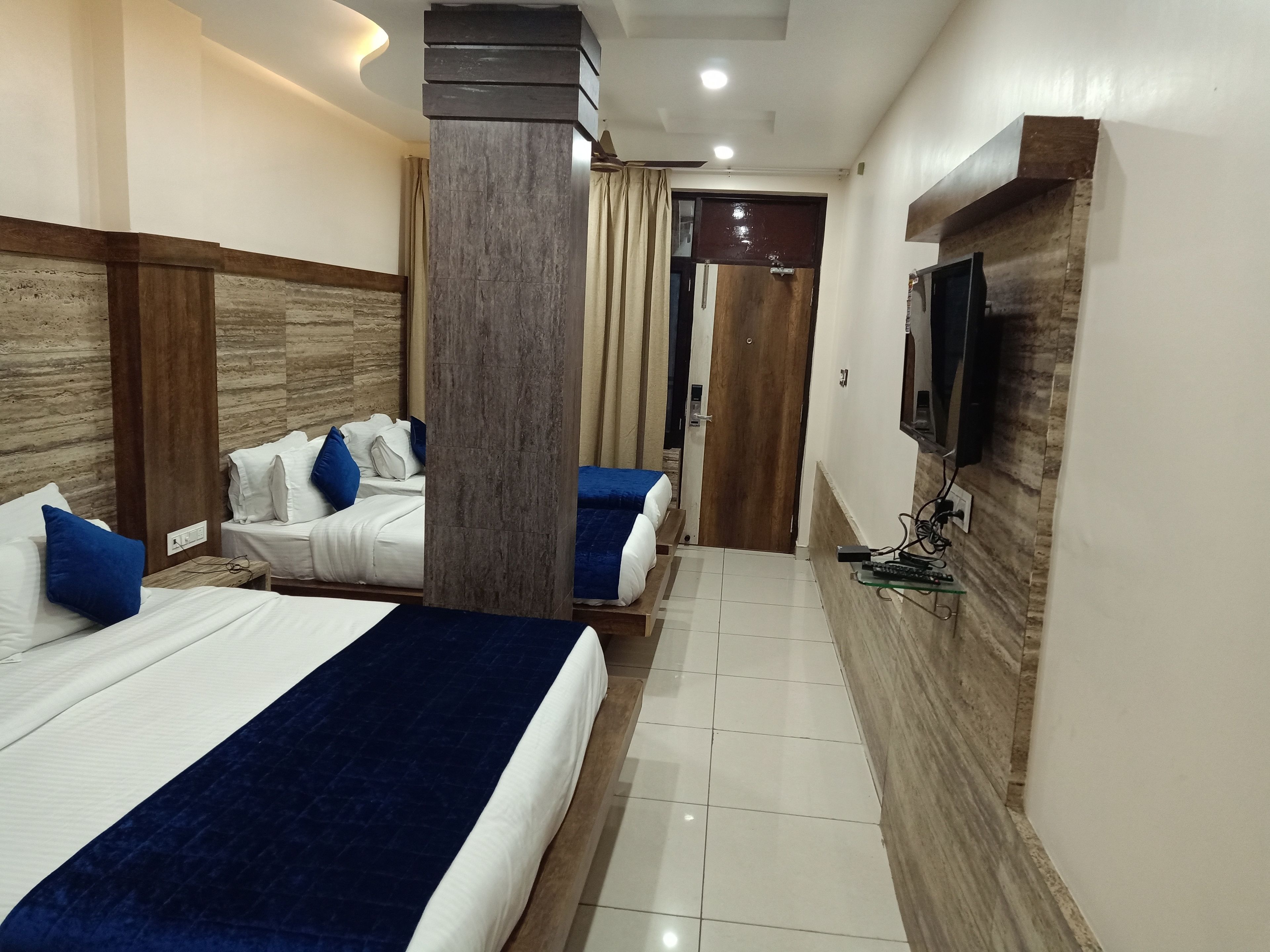 1 bedroom, desk, soundproofing, free wifi