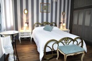 3 slaapkamers, reisbedje, beddengoed