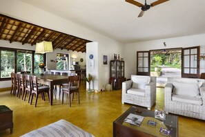 Lobby sitting area - Vila Monjuá (Porto Seguro)