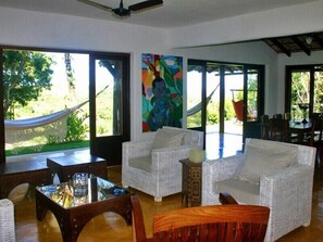 Smart TV - Vila Monjuá (Porto Seguro)