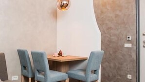 Leilighet – comfort | Spiseområde på rommet