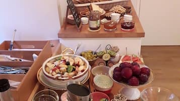 Petit déjeuner buffet servi tous les jours en supplément