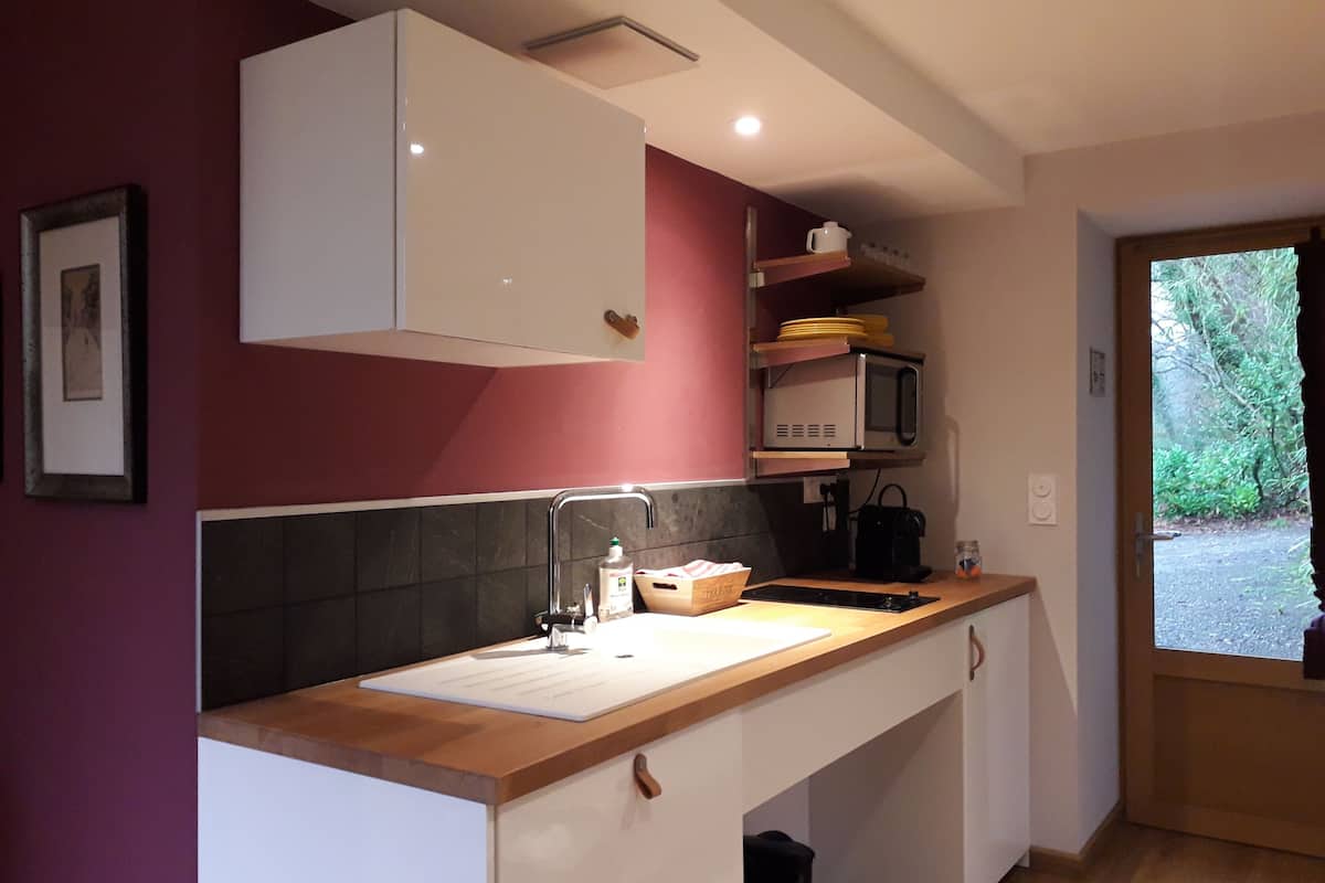 apartment (la vagabonde, ground floor) | private kitchen