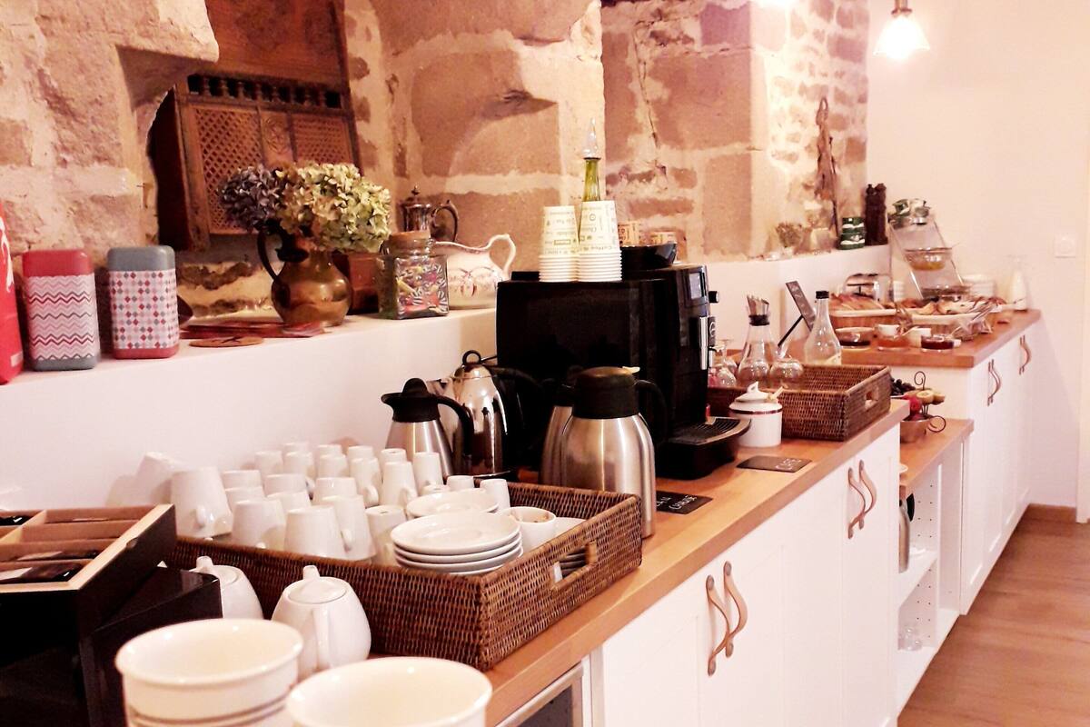 daily buffet breakfast (eur 17 per person)