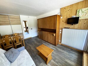 TV - Renovated ski-in studio, 4 people, Les Menuires (Les Menuires)