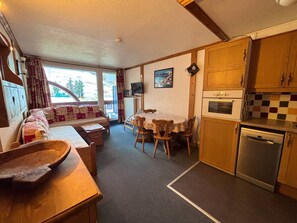 Interior - Sunny South-Facing Apartment for 4 in the Heart of Les Menuires (Les Menuires)