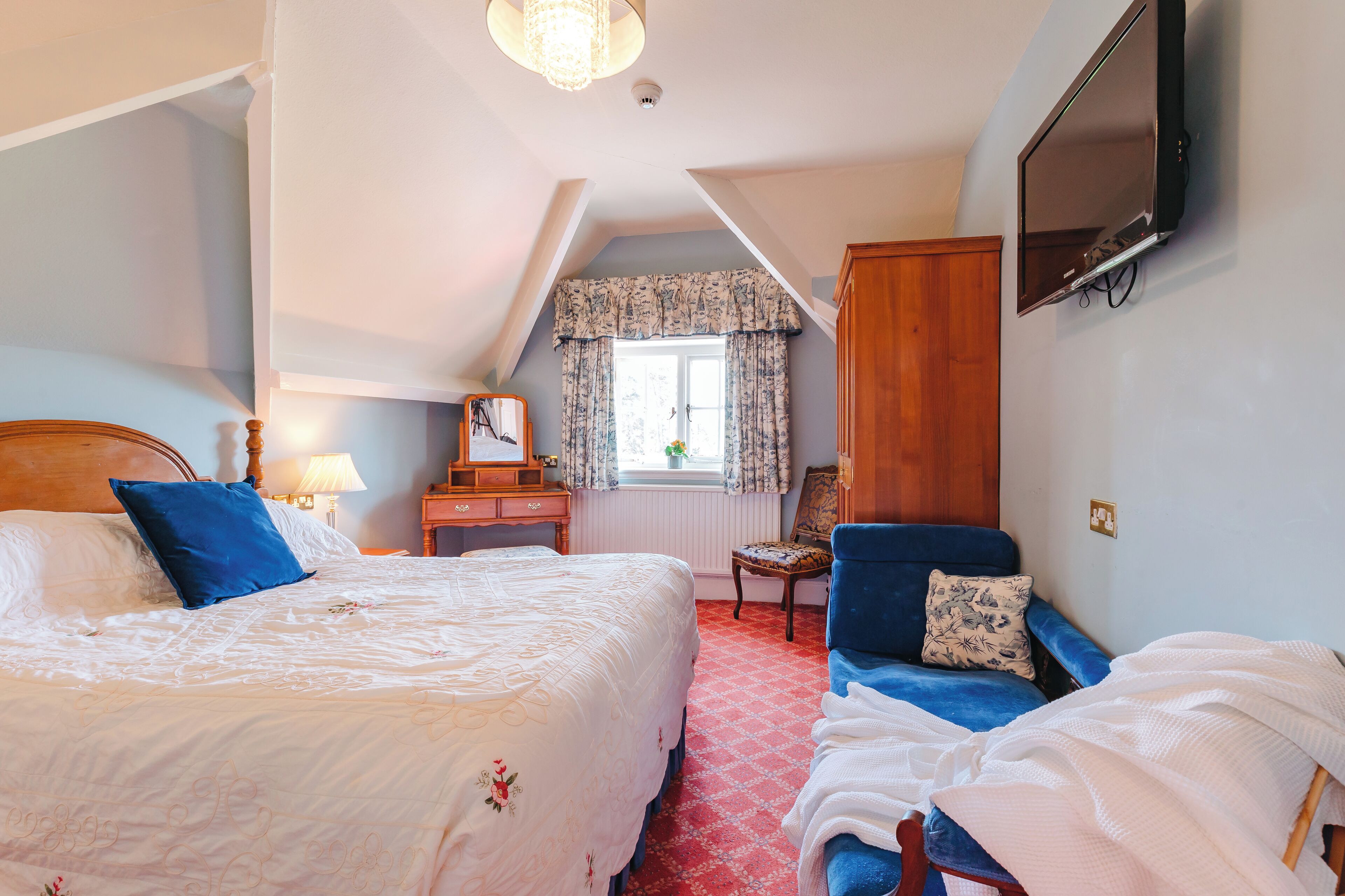 superior double room | minibar, blackout curtains, iron/ironing board, free wifi