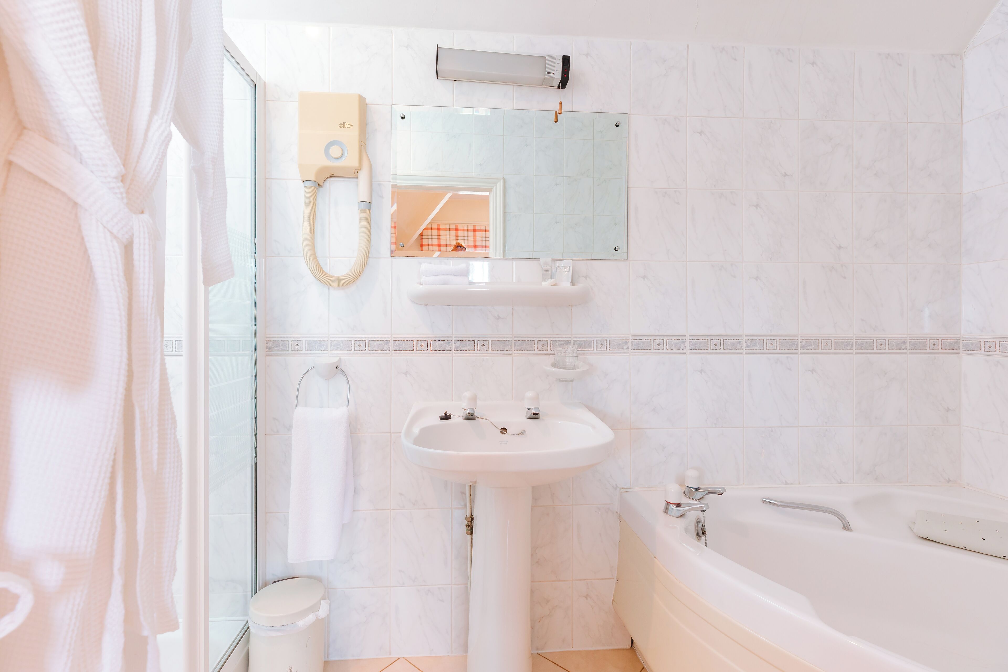 superior twin room | minibar, blackout curtains, iron/ironing board, free wifi