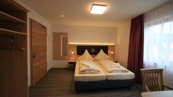 Desk, blackout drapes, soundproofing, cribs/infant beds