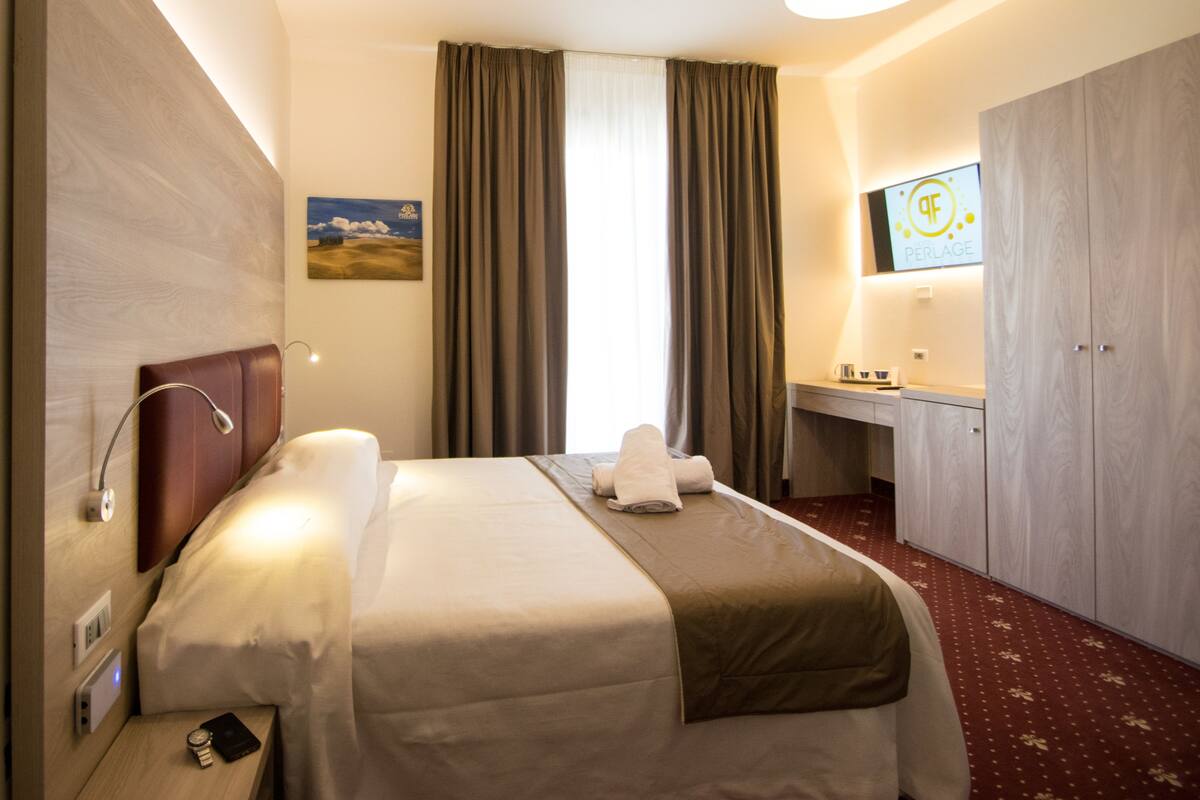Minibar, in-room safe, desk, blackout curtains