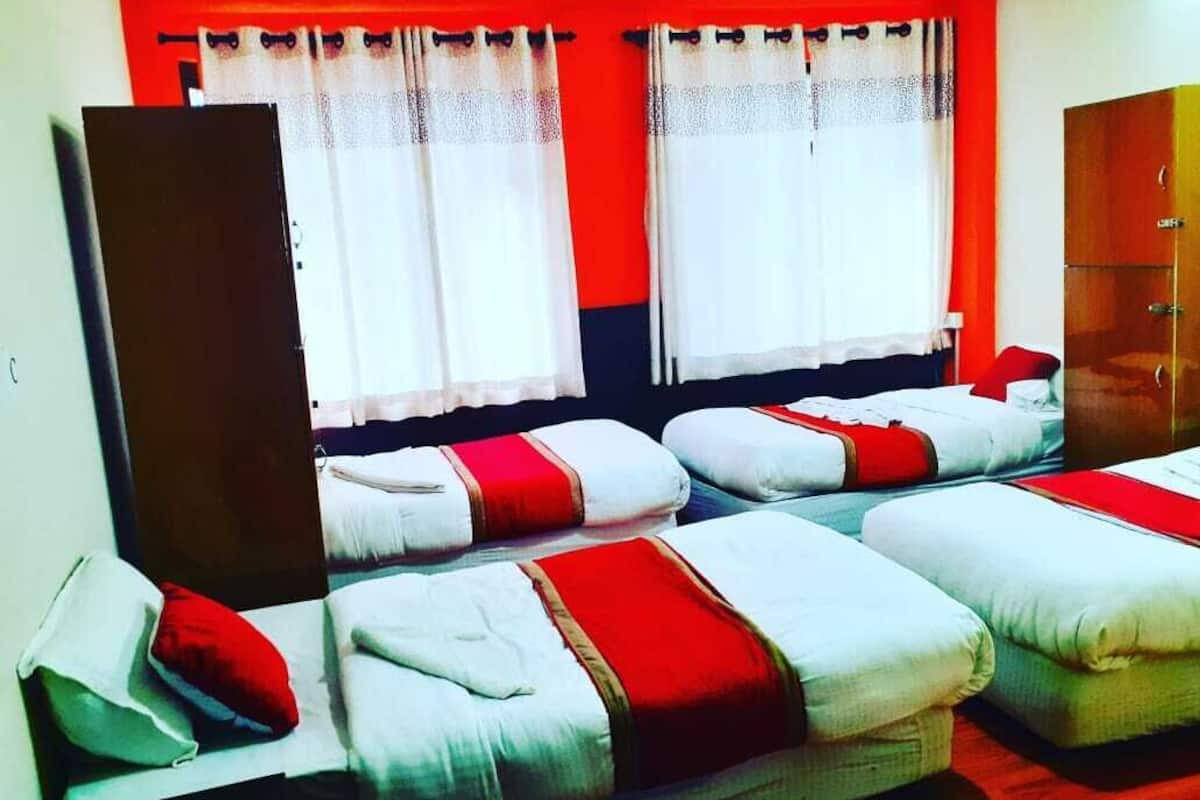 Dormitorio condiviso Luxury, dormitorio misto, non fumatori | Una cassaforte in camera, ferro/asse da stiro, Wi-Fi gratuito, lenzuola