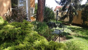 Property grounds - Tulipan Pruhonice Hotel (Pruhonice)