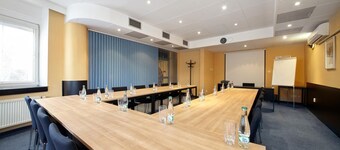 Tulipan Pruhonice Hotel