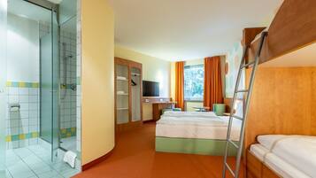 Escrivaninha, quartos à prova de som, Wi-Fi de cortesia, roupa de cama