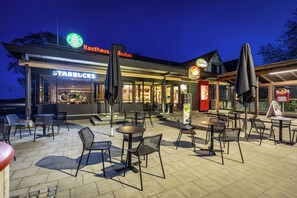 Terrace/patio - Raststättenhotel Holledau (Schweitenkirchen)