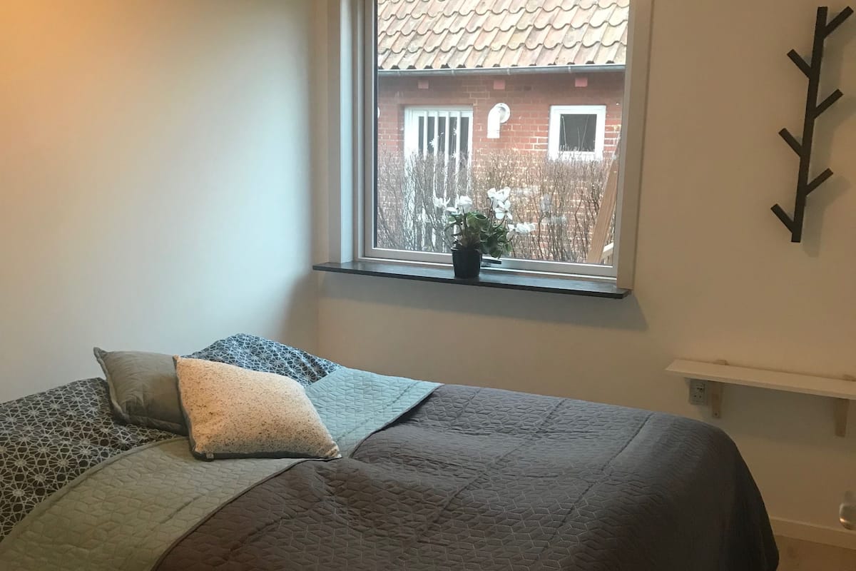 apartment, non smoking, partial lake view (anneks 2) | 2 bedrooms, premium bedding, iron/ironing board, free wifi