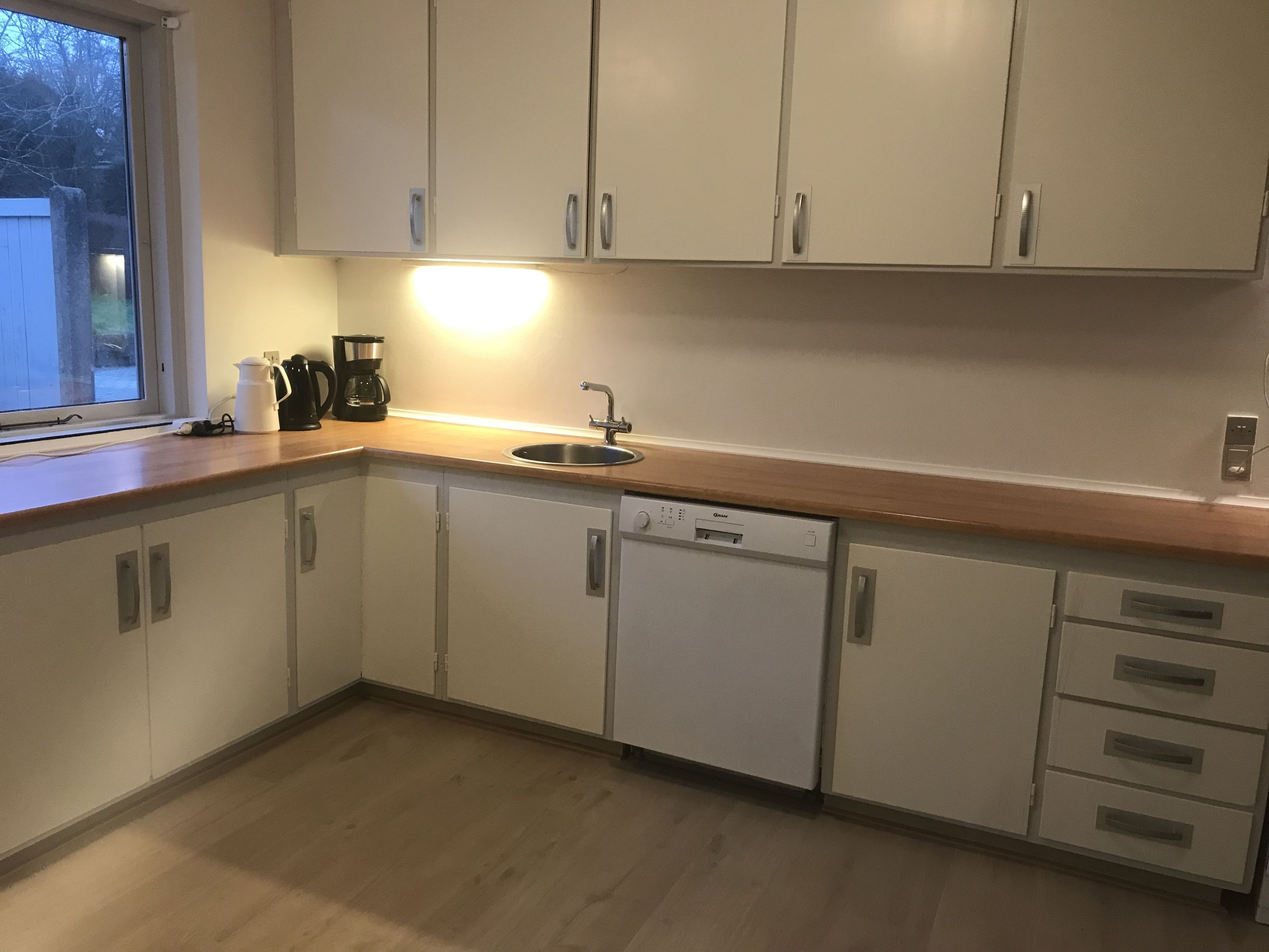 apartment, non smoking, partial lake view (anneks 2) | private kitchen | full-sized fridge, oven, stovetop, coffee/tea maker