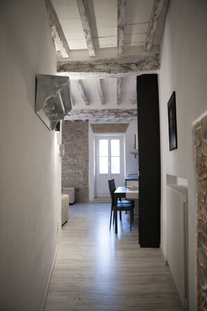 Deluxe Loft, 1 King Bed, Balcony, City View | Desk, soundproofing, free WiFi, bed sheets - Mentore R&B (Noceto)
