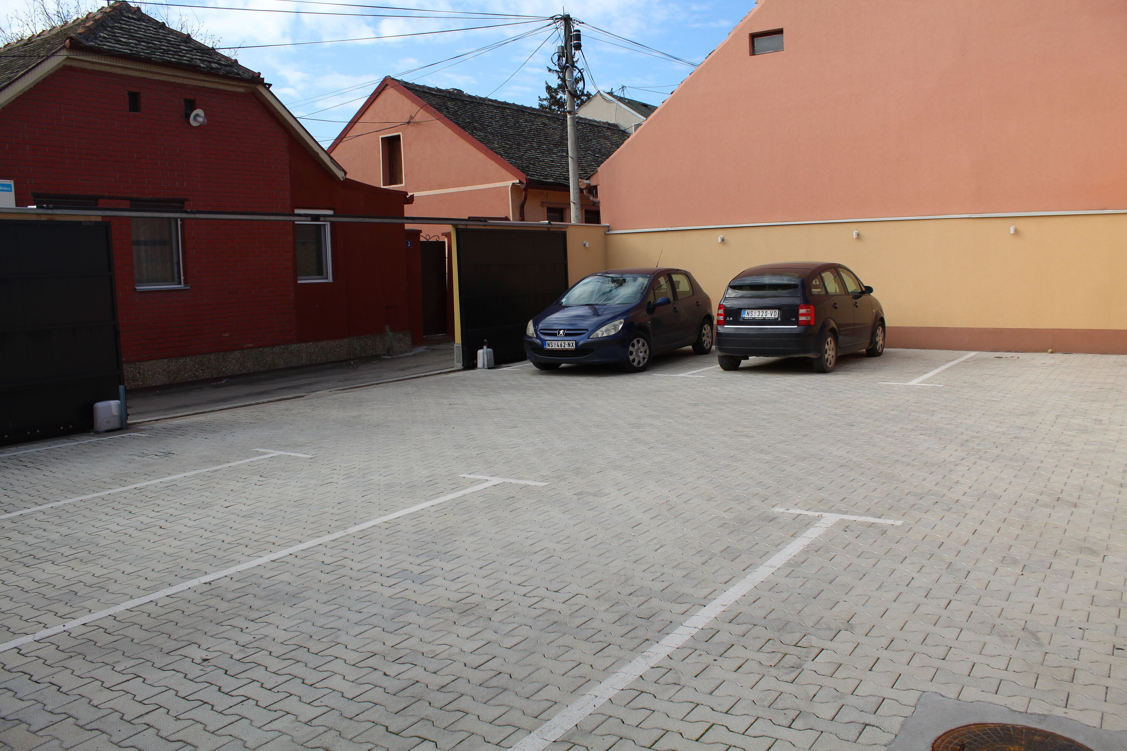 Self parking (EUR 5 per day)
