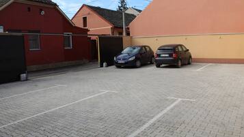 Self parking (EUR 5 per day)