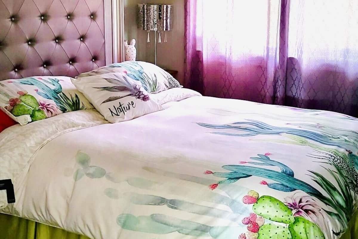 Iron/ironing board, free WiFi, bed sheets