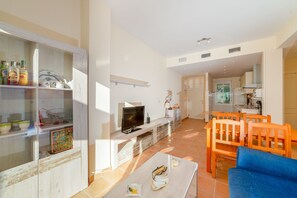 Smart TV, DVD player - Apartment in Hacienda Golf Islantilla Urbanization (Isla Cristina)