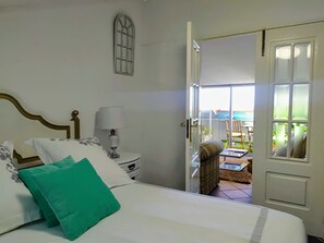 1 soverom, safe på rommet, strykejern/-brett og wi-fi (inkludert)