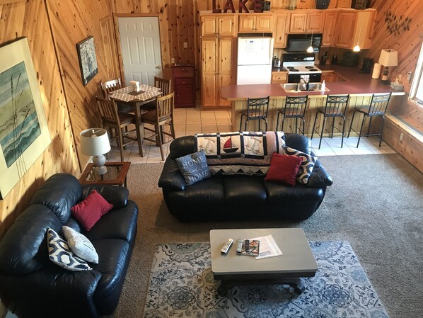 TV, fireplace, stereo