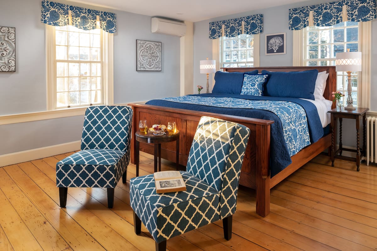 Ropa de cama de alta calidad y camas con pillow-top