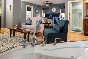 Luxus lakosztály, 1 king (extra méretű) franciaágy, nemdohányzó | Nappalirész | Okostévé és Netflix