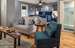 جناح فاخر - سرير ملكي - لغير المدخنين | أغطية فراش متميزة وأسرّة بطبقة علوية مريحة وبديكورات فريدة لكل غرفة