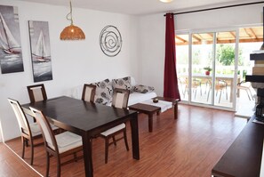 Leilighet – panorama, sjøutsikt (Free sauna) | Oppholdsområde | Flatskjerm-TV