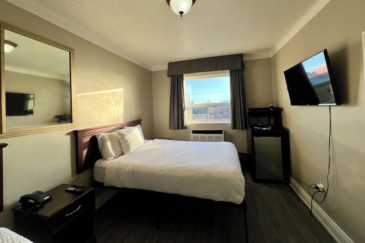 Premium bedding, pillow-top beds, individually furnished, desk