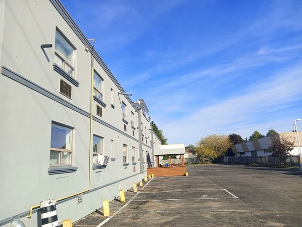 Ubetjent parkering (inkludert)