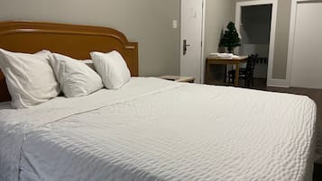 Enkelrum - 1 kingsize-säng | Sängtillbehör av högsta kvalitet, bäddmadrasser och unika möbler