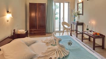 MörklÀggningsgardiner, gratis wi-fi och sÀngklÀder