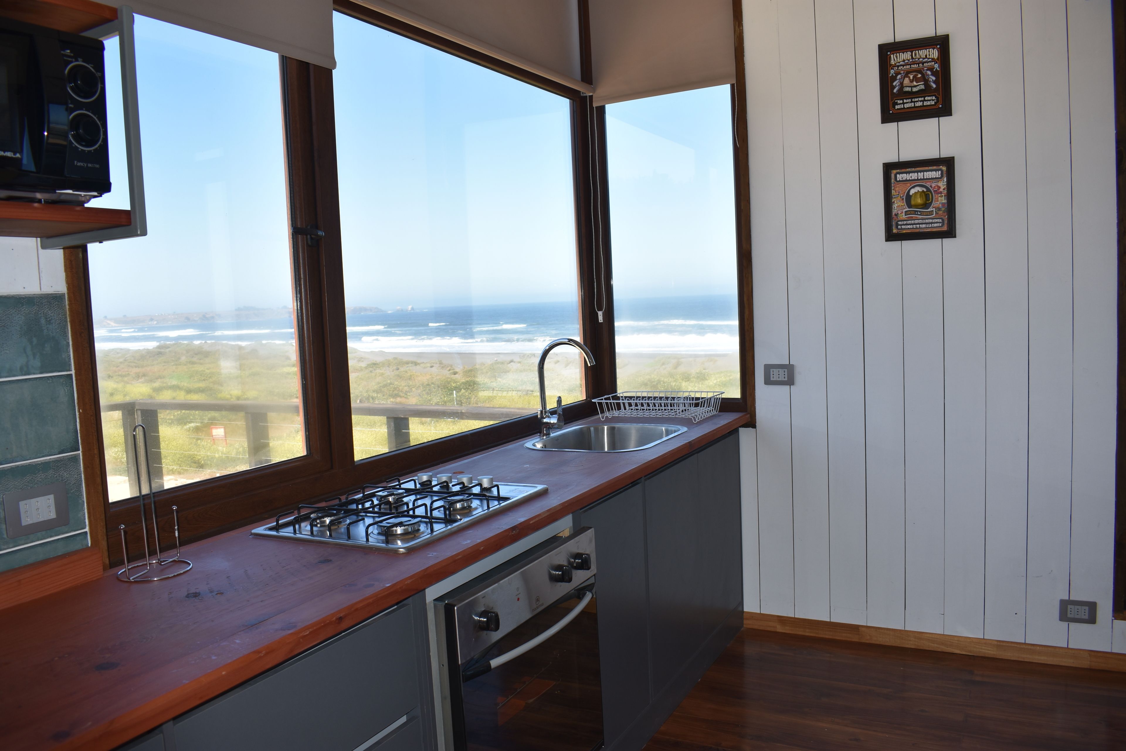 El Mirador | Private kitchen | Fridge, microwave, oven, cookware/dishes/utensils