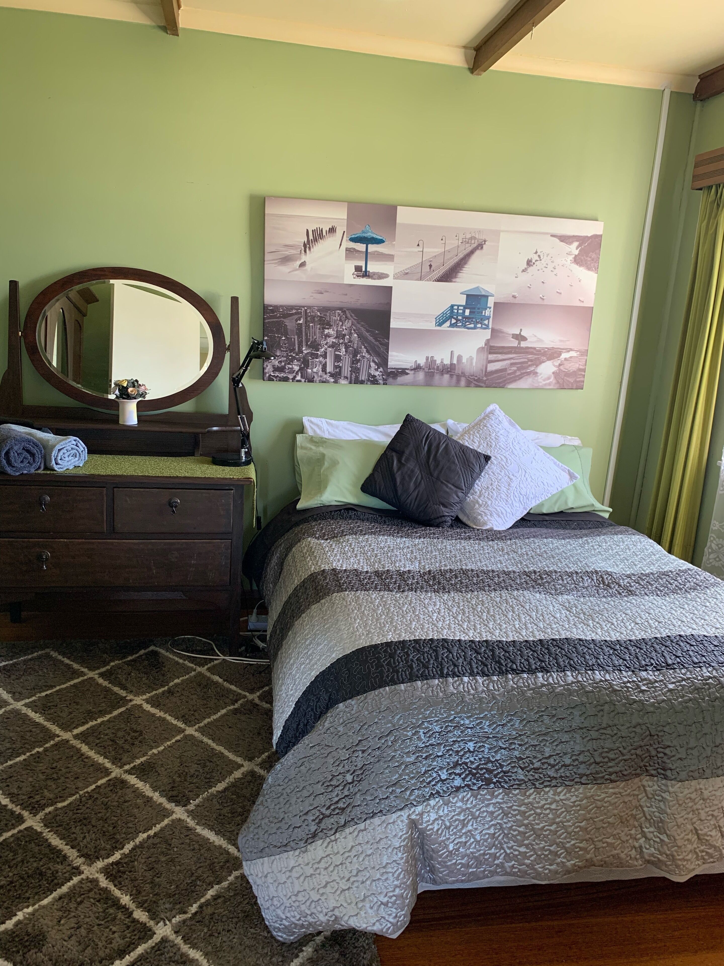 2 chambres, fer et planche à repasser, draps fournis