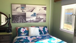 2 bedrooms, iron/ironing board, bed sheets - Orford Beach House - Orford.  (Orford)