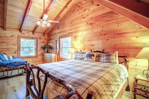 4 bedrooms, iron/ironing board, free WiFi, bed sheets