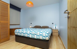 1 bedroom, desk, iron/ironing board, free WiFi