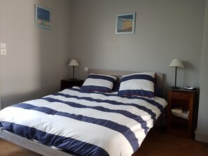 2 Schlafzimmer, Bügeleisen/Bügelbrett, kostenloses WLAN