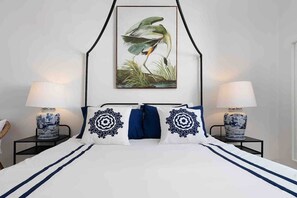 Tabla de planchar con plancha, wifi gratis y ropa de cama 