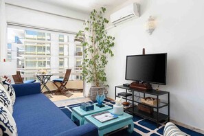 TV, offices - Comfortable and tastefully decorated to a high standard (Armação de Pêra)