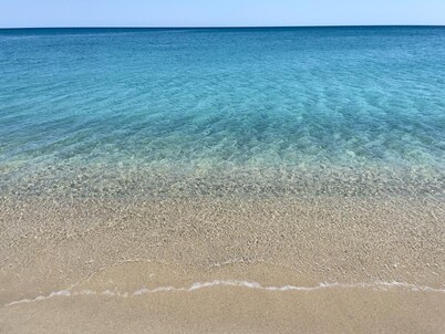 Villa Marina Piccola. Beachfront accomodation with spacious garden