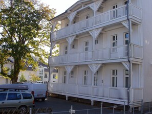 Exterior - Duplex apartment with swimming pool and sauna 200 m to the beach (Göhren)