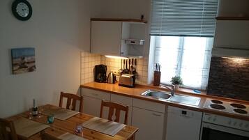 Kühlschrank, Ofen, Herdplatte, Geschirrspüler