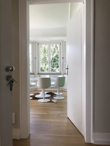 3 bedroom Jugendstilwohnung near the castle