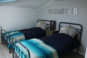 4 chambres, fer et planche à repasser, lit de bébé portatif, Wi-Fi
